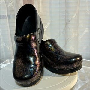 Dansko EU 38 US 7.5/8 Professional Clogs Holographic Pencil Print Some wear
